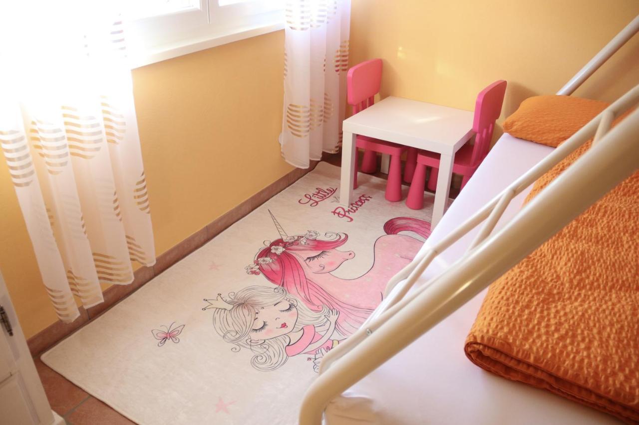 Golden Palace Apartment *
